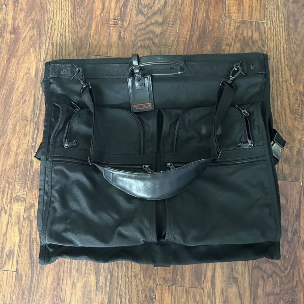 TUMI Alpha Tri-Fold Garment Bag 231D3 Black Ballistic Nylon Suit Carry-On
